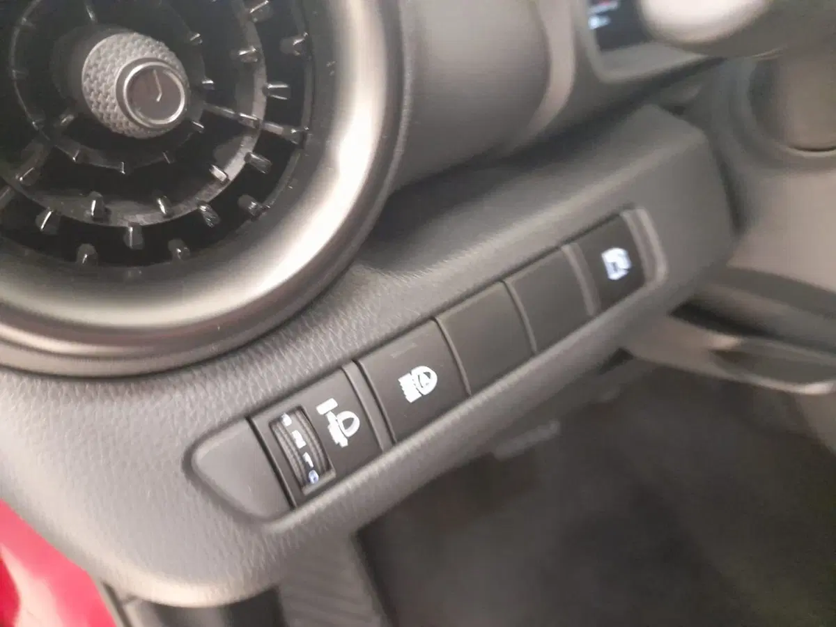Toyota Toyota C-HR usata a Alessandria (18)