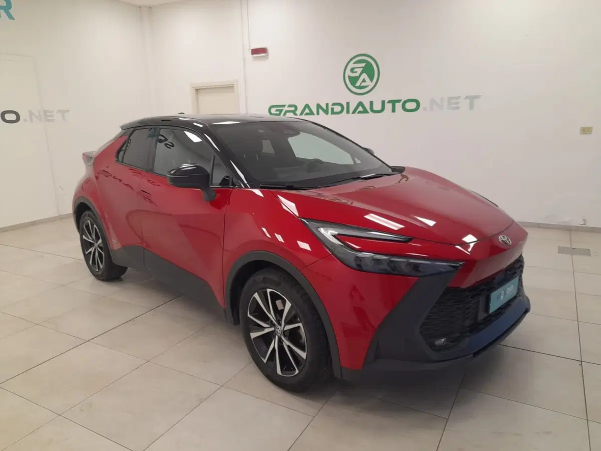 Toyota Toyota C-HR usata a Alessandria (8)