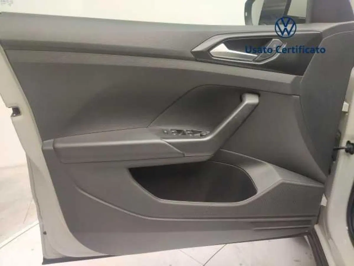Volkswagen T-Cross usata a Avellino (13)