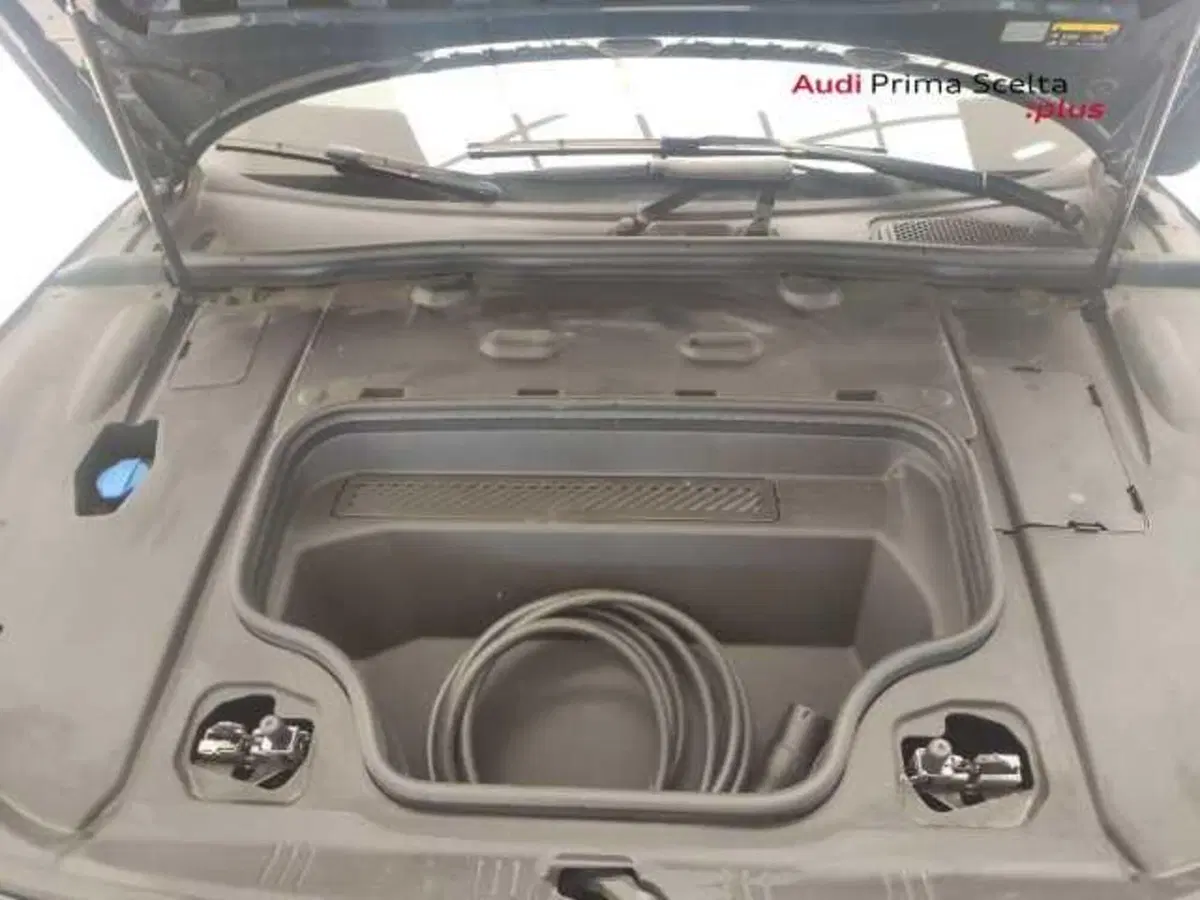 Audi A6 Avant e-Tron usata a Avellino (13)