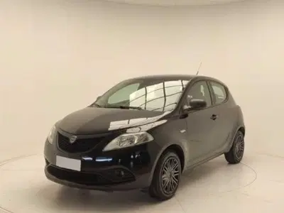 Lancia Ypsilon 1.2 69 CV 5 porte Elefantino del 2019 usata a Pratola Serra