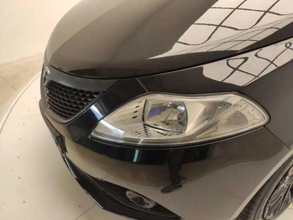 Lancia Ypsilon usata a Avellino (6)