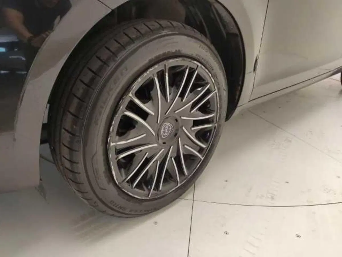 Lancia Ypsilon usata a Avellino (7)