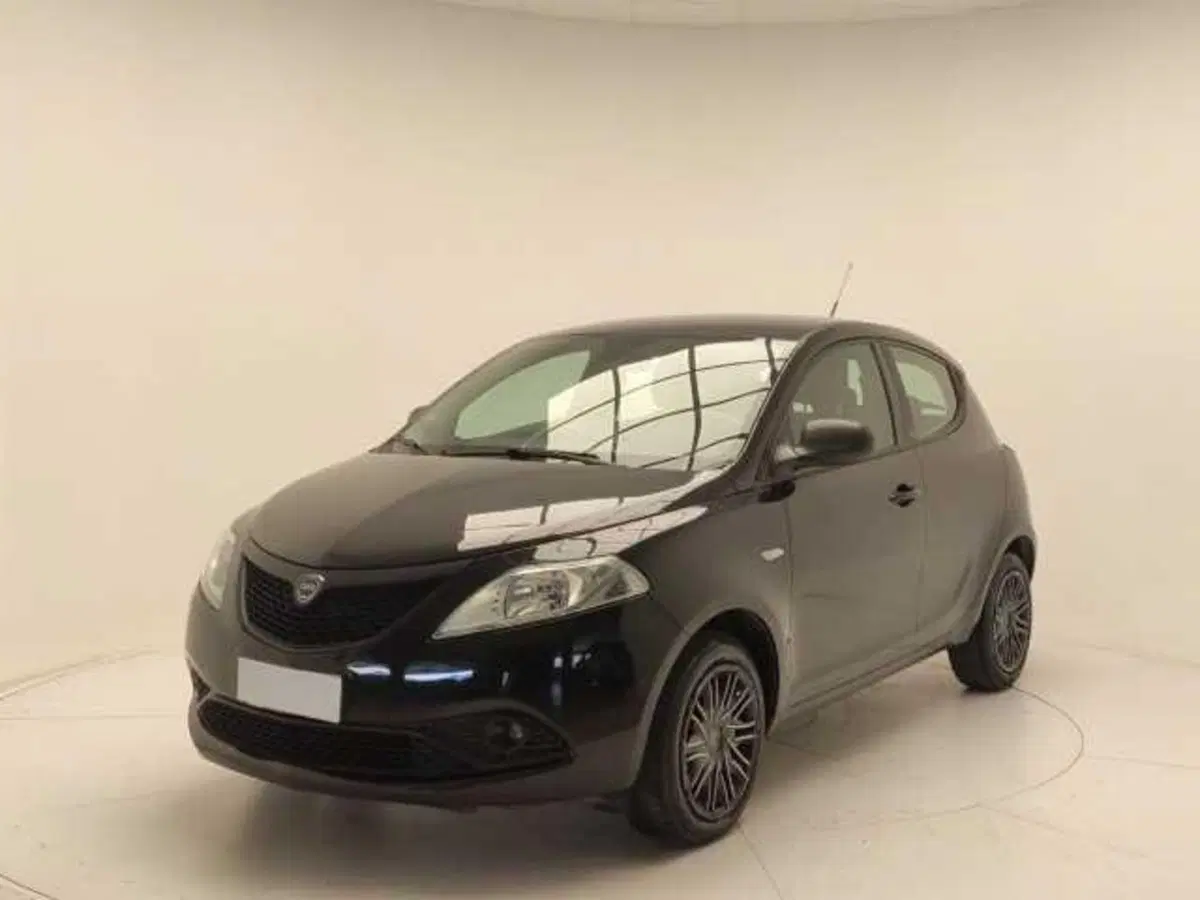 Lancia Ypsilon usata a Avellino