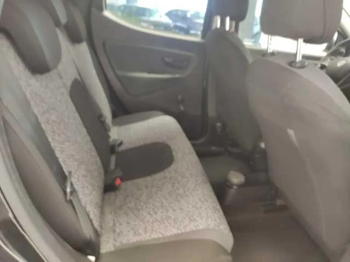 Lancia Ypsilon usata a Avellino (18)