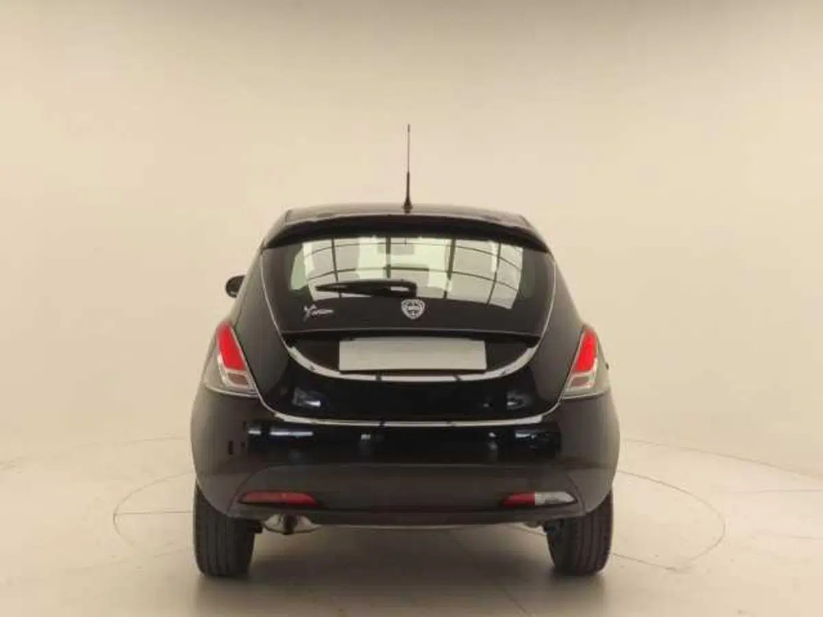 Lancia Ypsilon usata a Avellino (5)