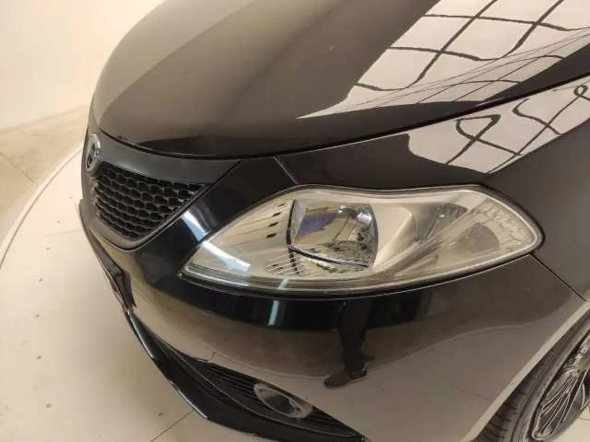 Lancia Ypsilon usata a Avellino (6)