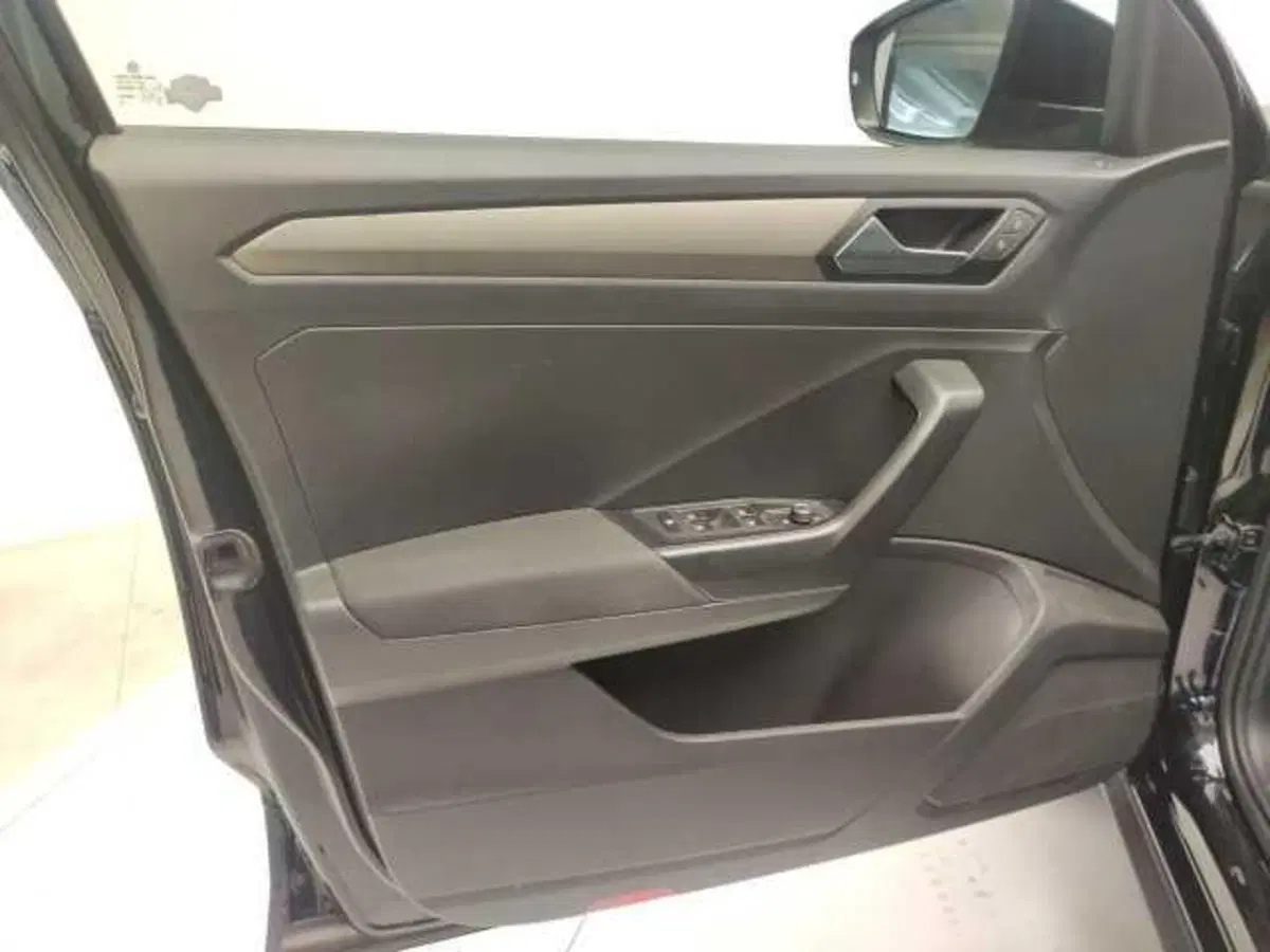Volkswagen T-Roc usata a Avellino (14)