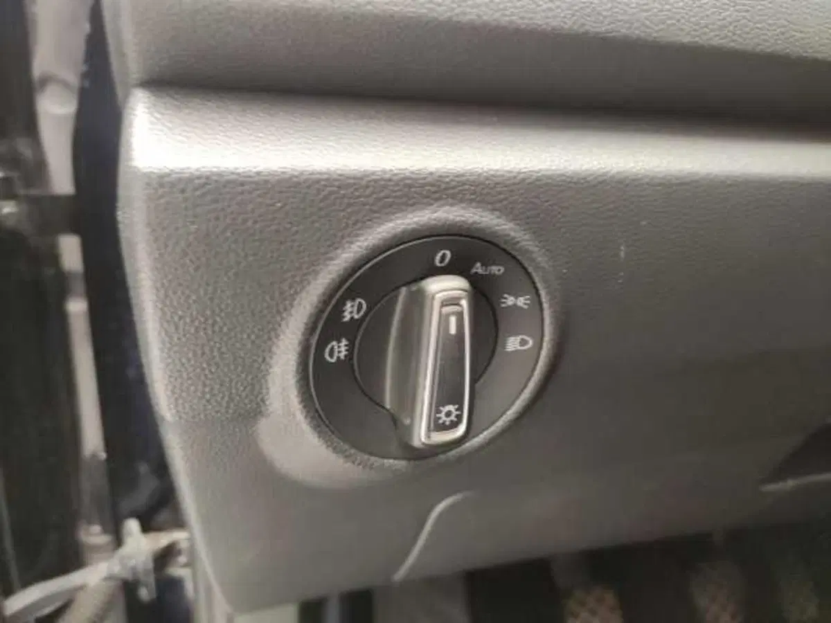 Volkswagen T-Roc usata a Avellino (17)
