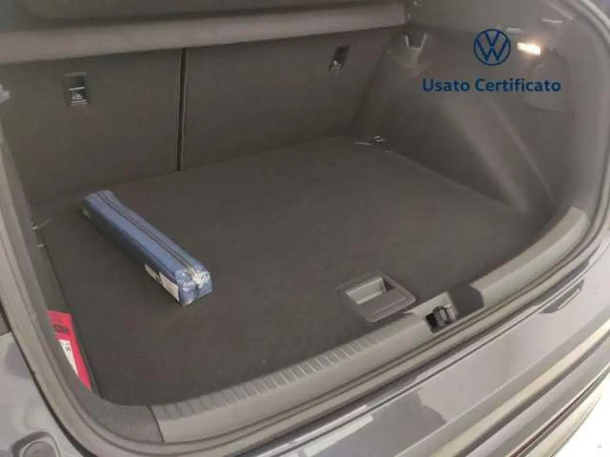 Volkswagen Taigo nuova a Avellino (16)