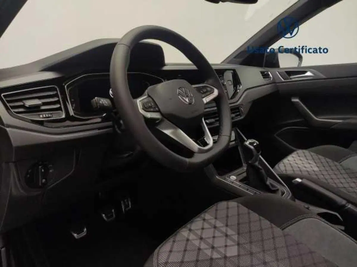 Volkswagen Taigo nuova a Avellino (20)