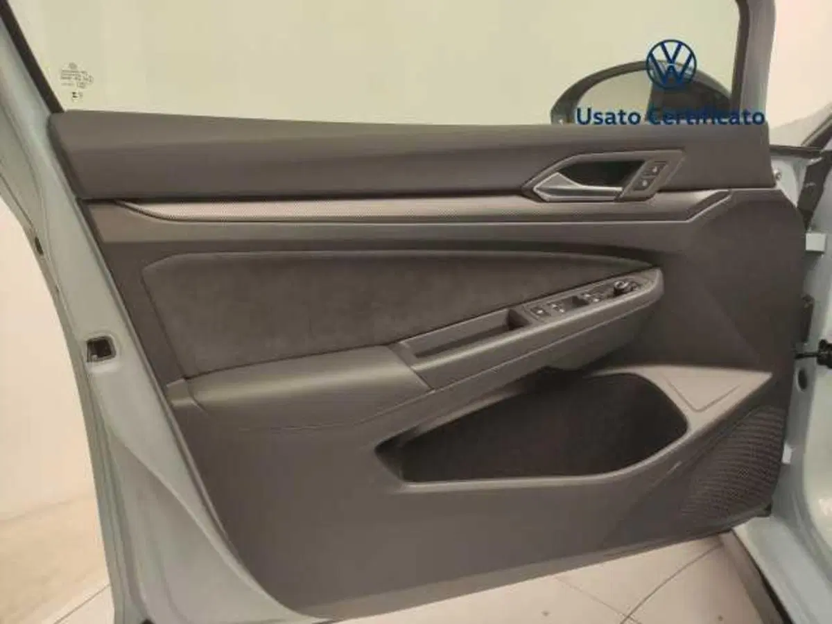 Volkswagen Golf nuova a Avellino (16)