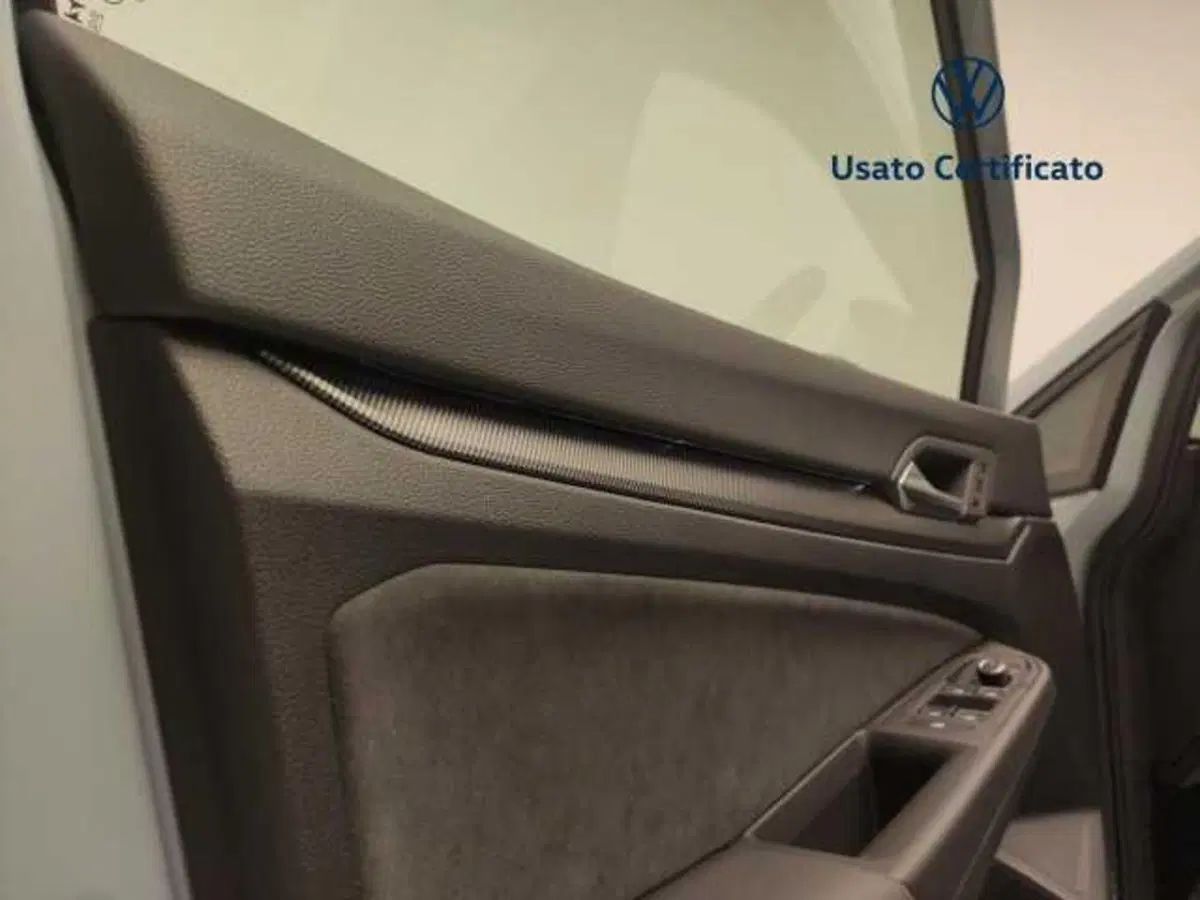 Volkswagen Golf nuova a Avellino (17)