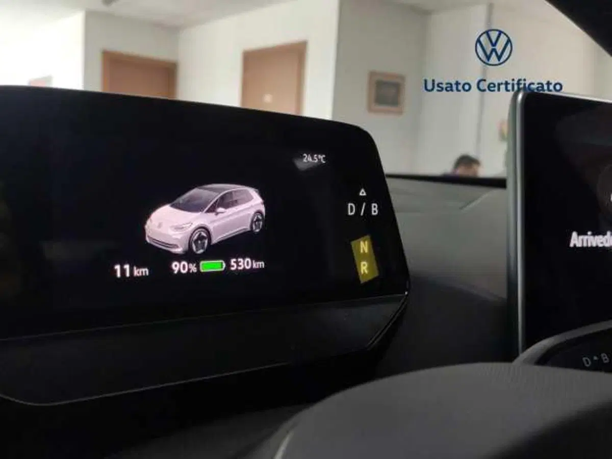 Volkswagen ID.3 nuova a Avellino (19)
