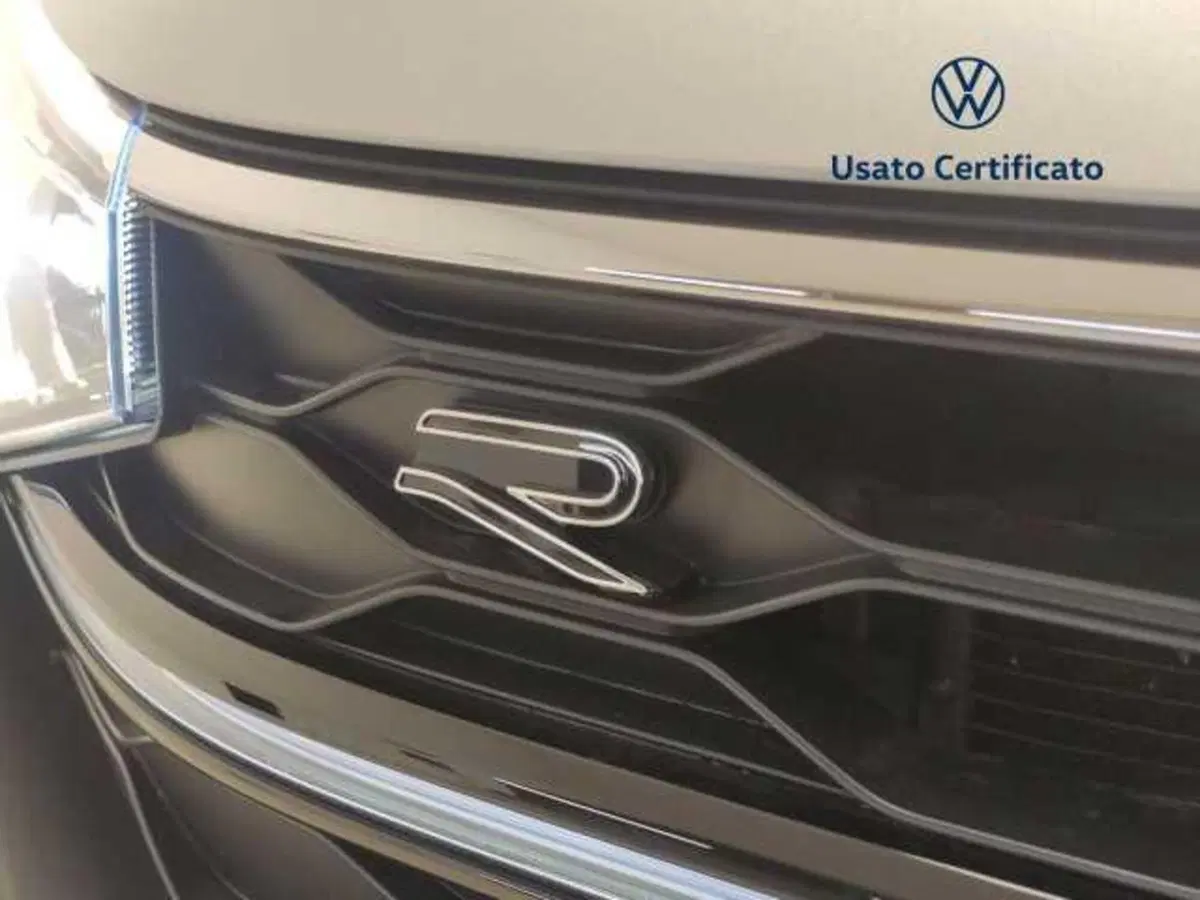 Volkswagen Taigo nuova a Avellino (12)