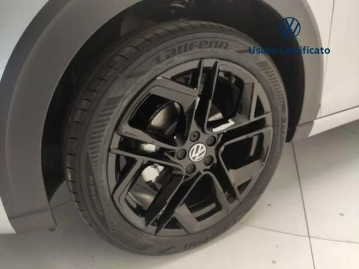 Volkswagen Taigo nuova a Avellino (13)