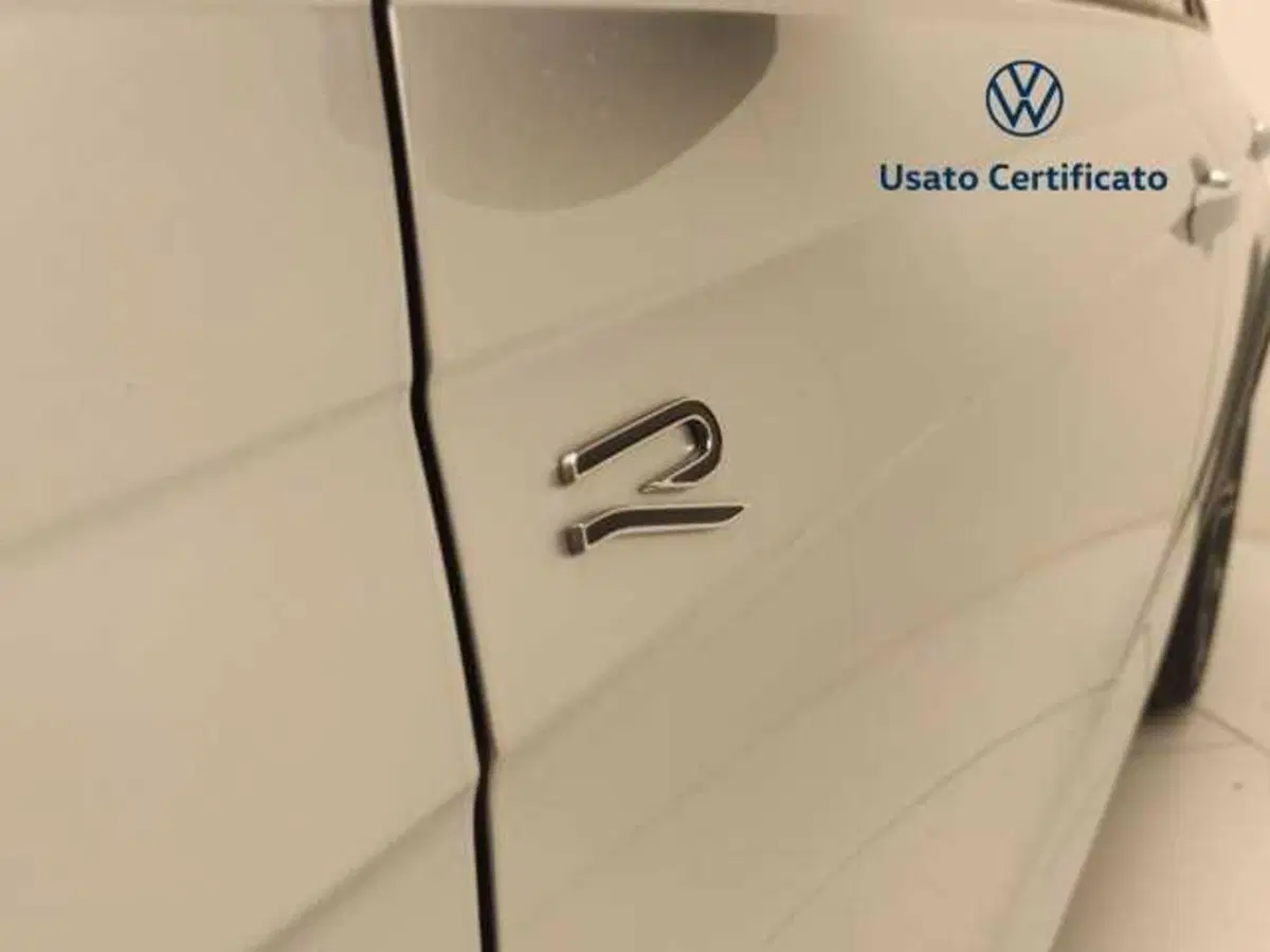 Volkswagen Taigo nuova a Avellino (14)