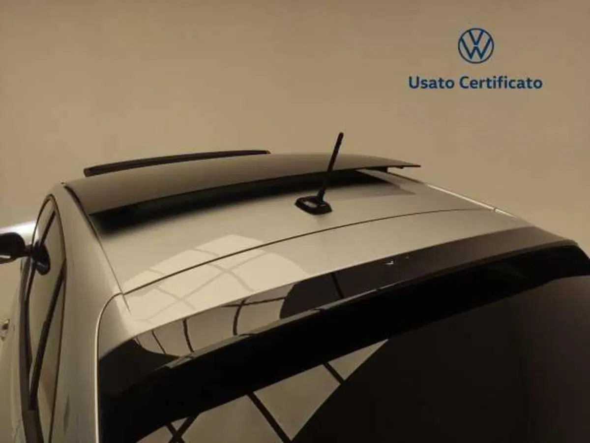 Volkswagen Taigo nuova a Avellino (18)