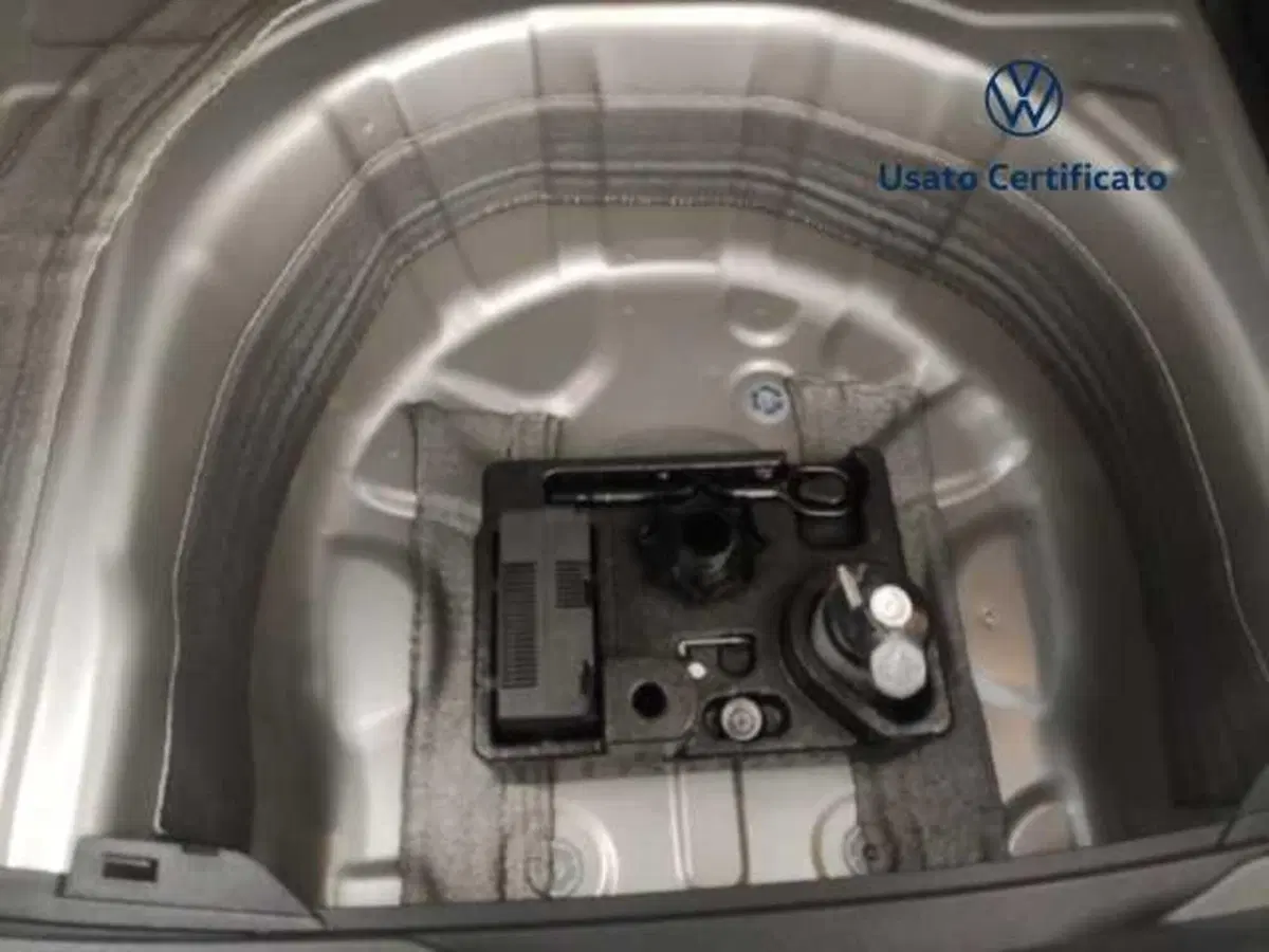 Volkswagen Taigo nuova a Avellino (20)