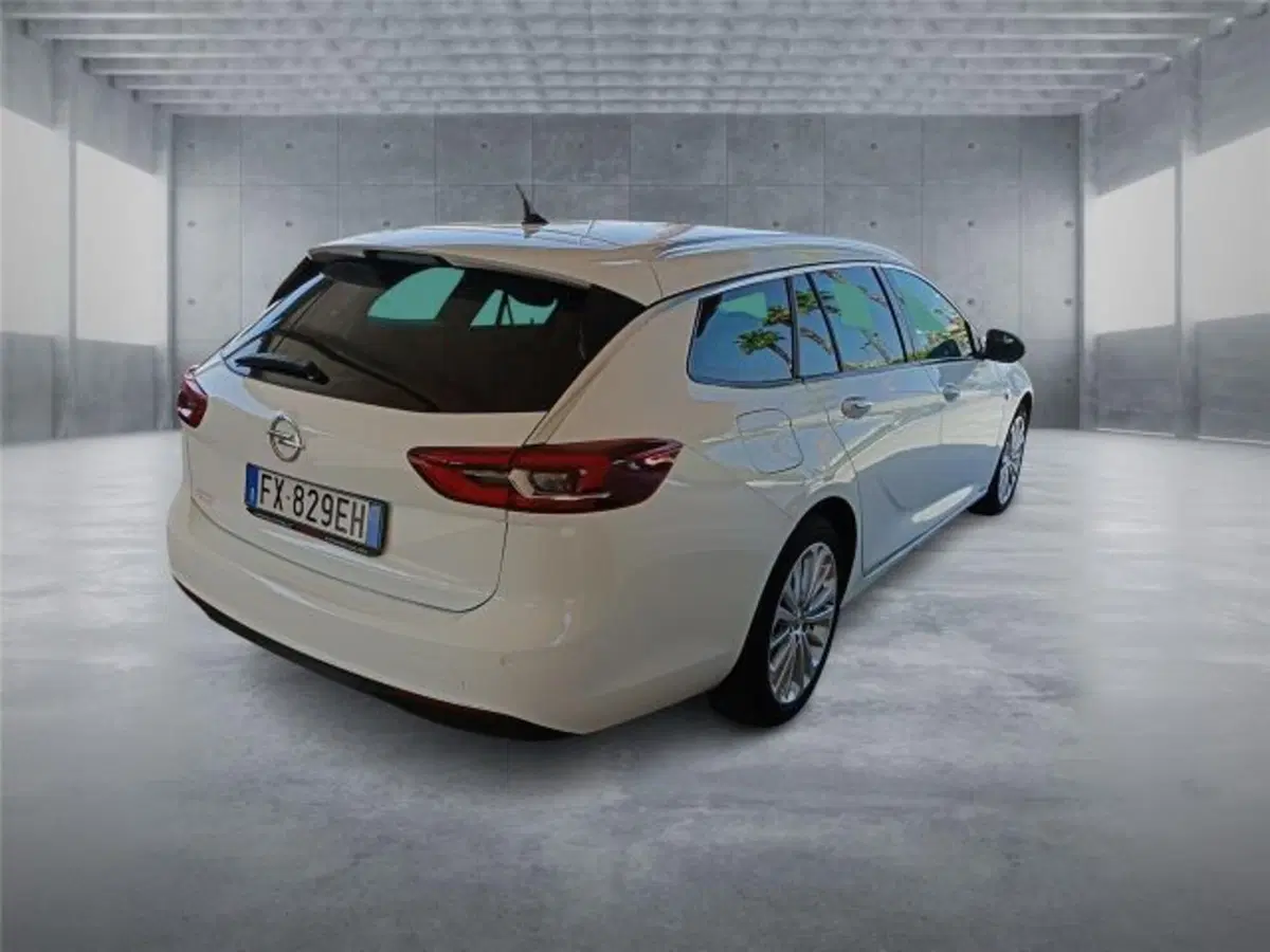 Opel Insignia Station Wagon usata a Bari (5)