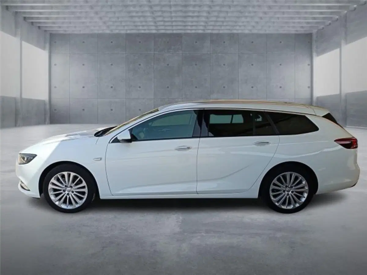 Opel Insignia Station Wagon usata a Bari (6)