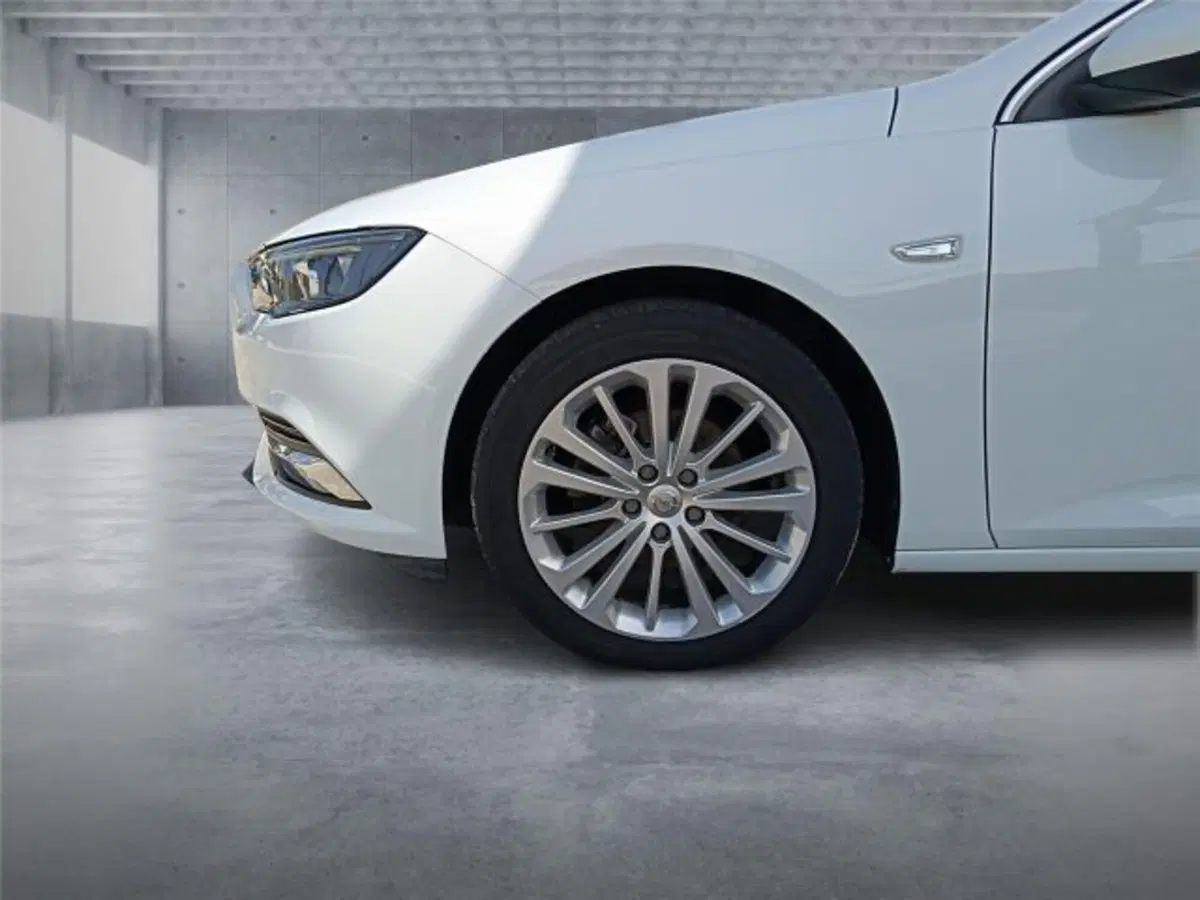 Opel Insignia Station Wagon usata a Bari (7)