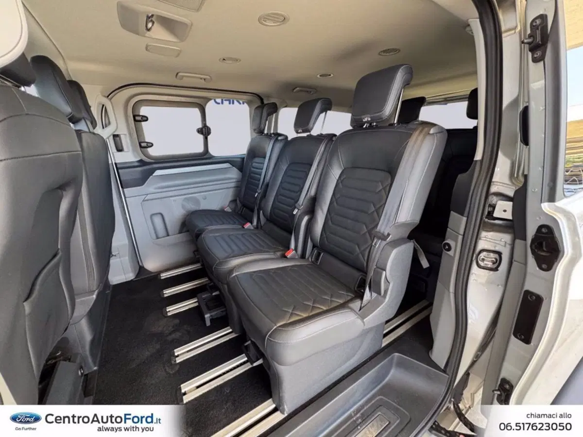 Ford Tourneo Custom usata a Roma (13)