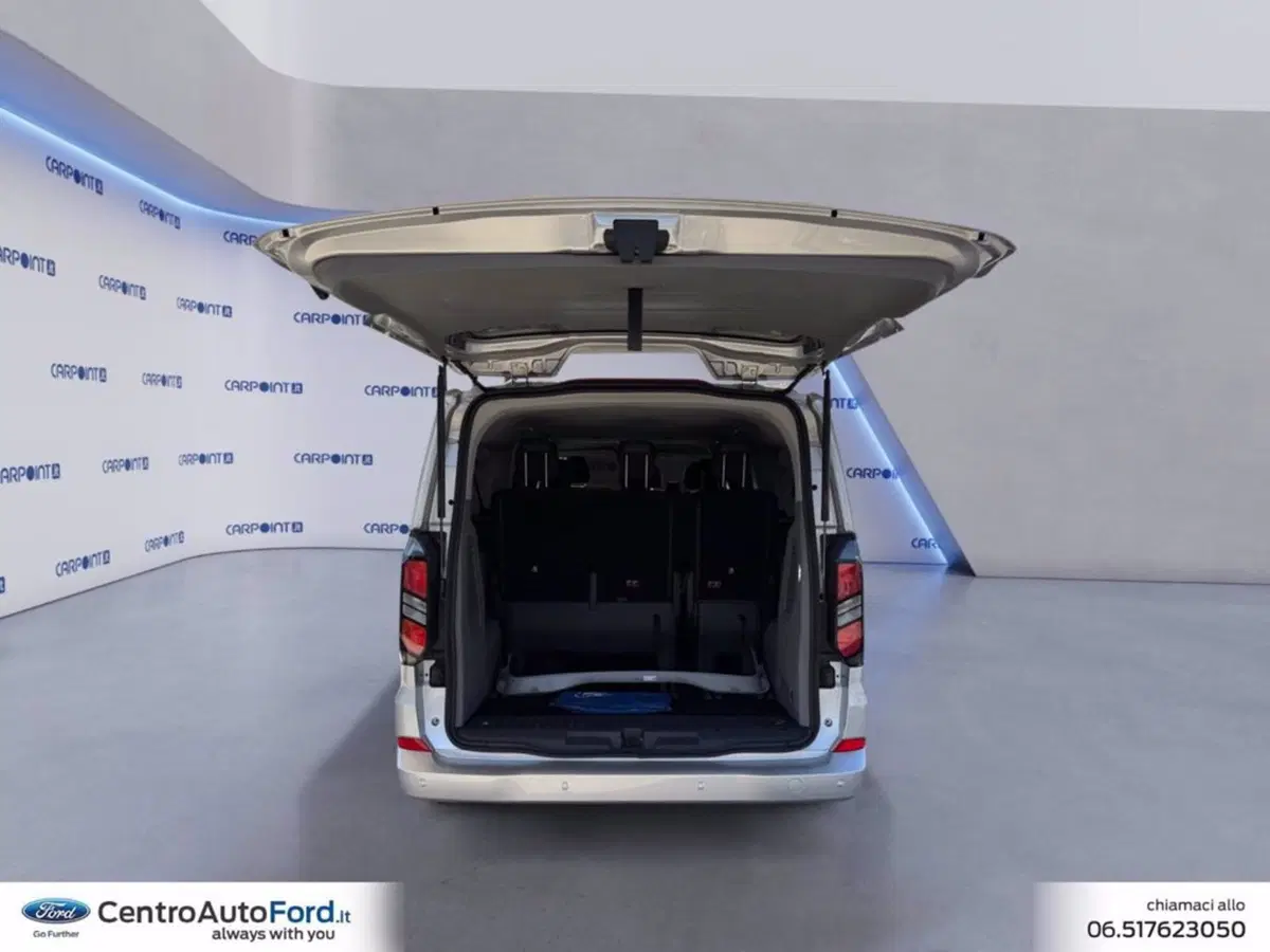 Ford Tourneo Custom usata a Roma (17)