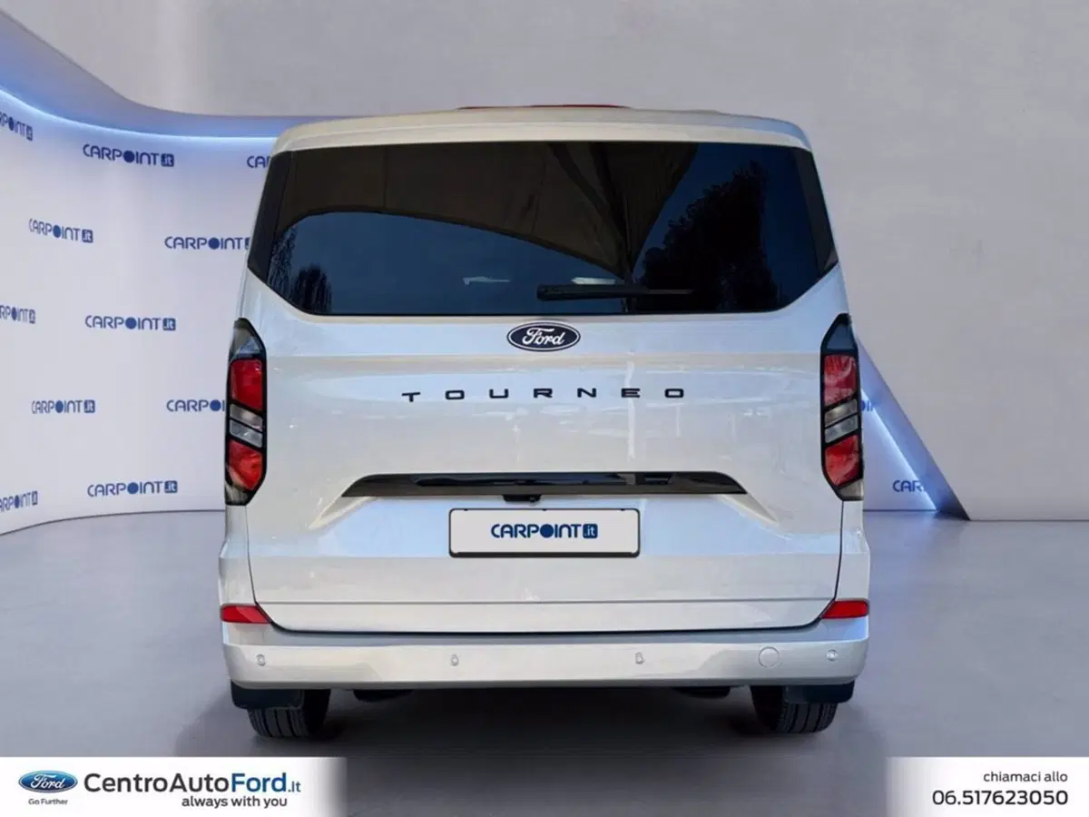 Ford Tourneo Custom usata a Roma (4)