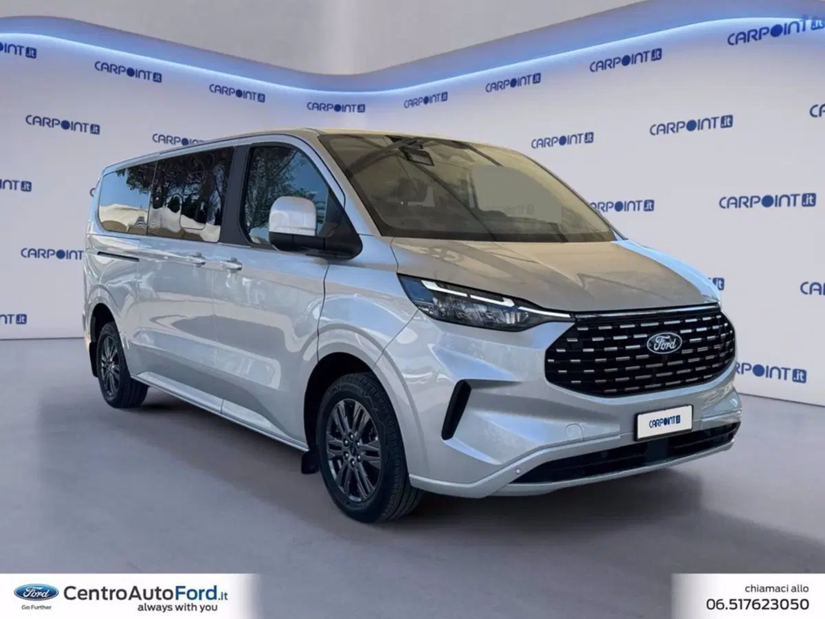 Ford Tourneo Custom usata a Roma (7)
