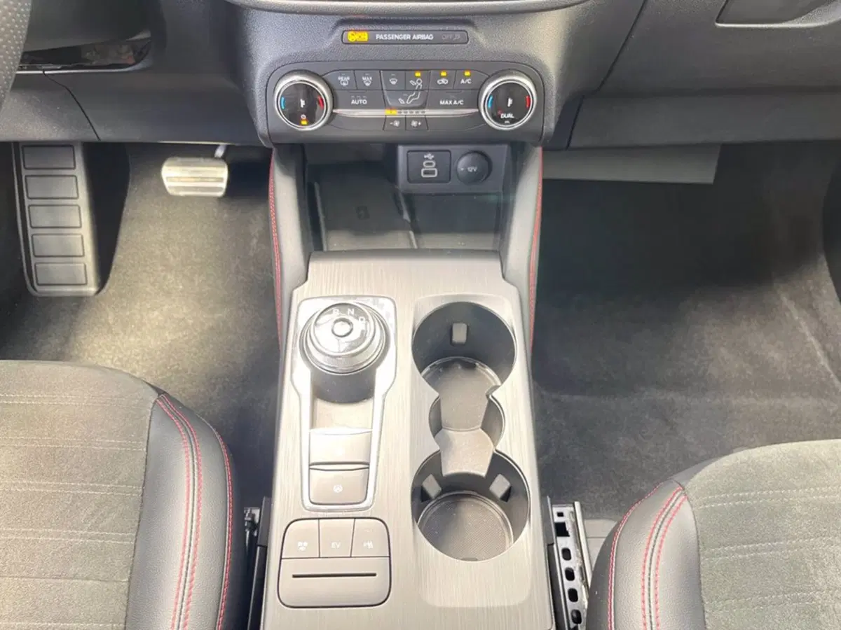 Ford Kuga usata a Milano (16)