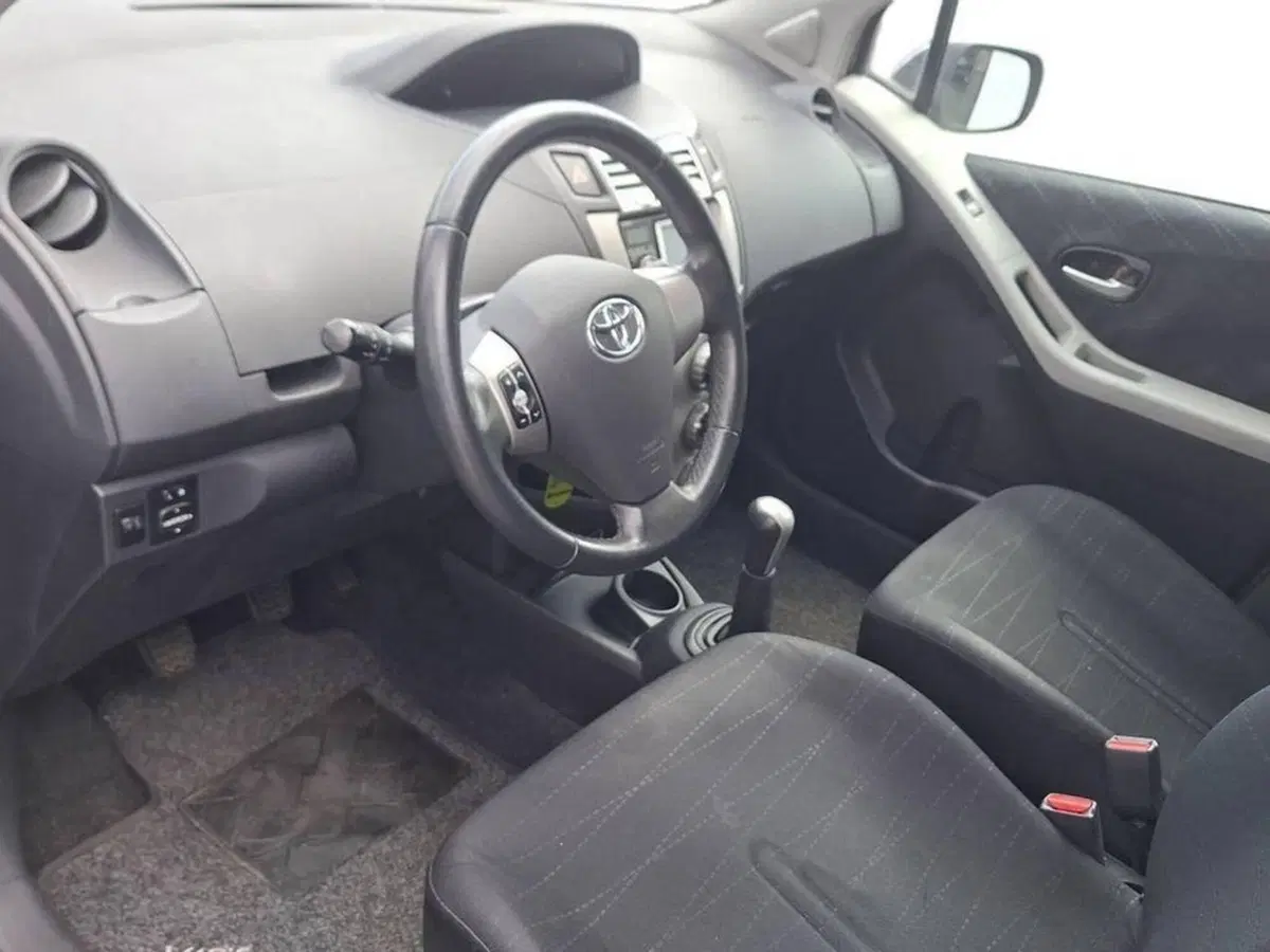 Toyota Yaris usata a Torino (10)