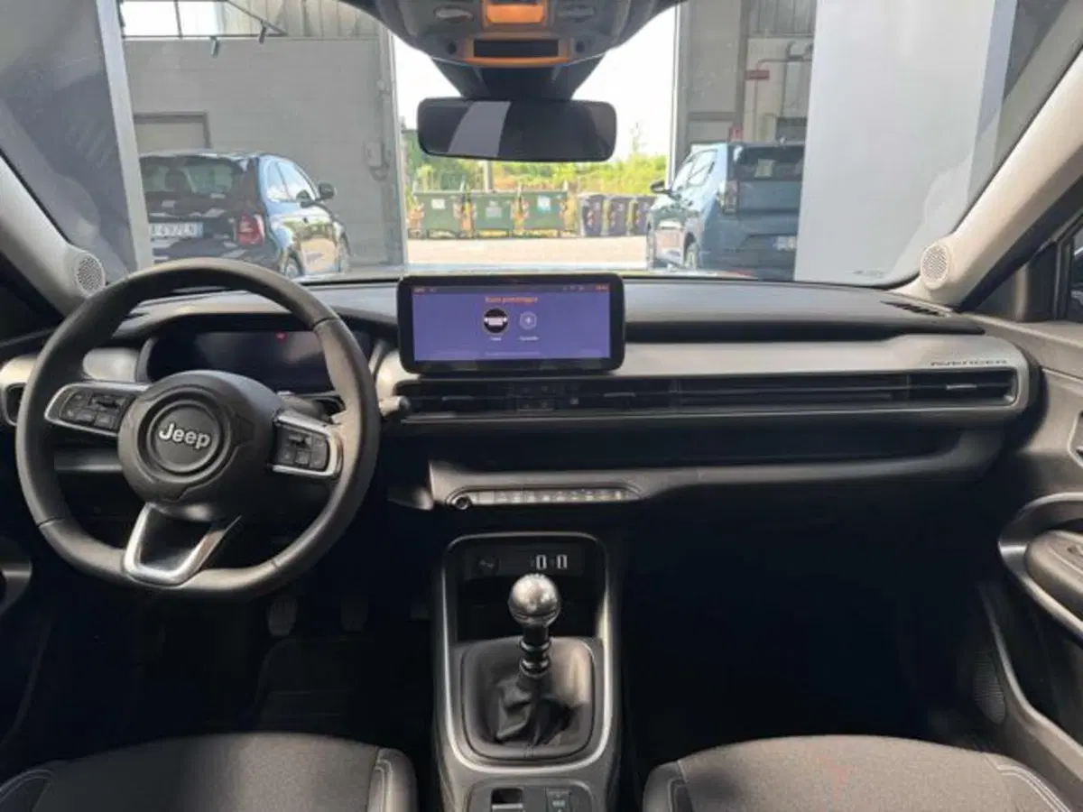 Jeep Avenger usata a Vercelli (11)