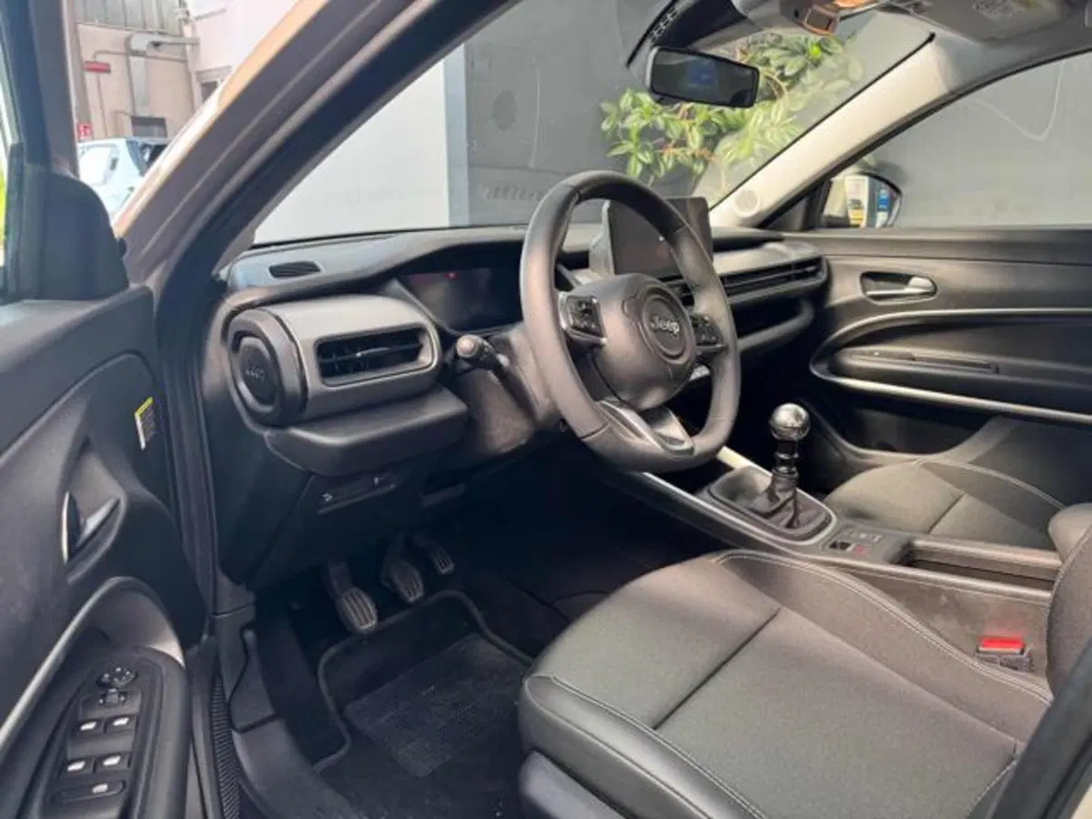 Jeep Avenger usata a Vercelli (12)