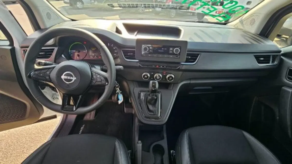 Nissan Townstar usata a Lucca (16)