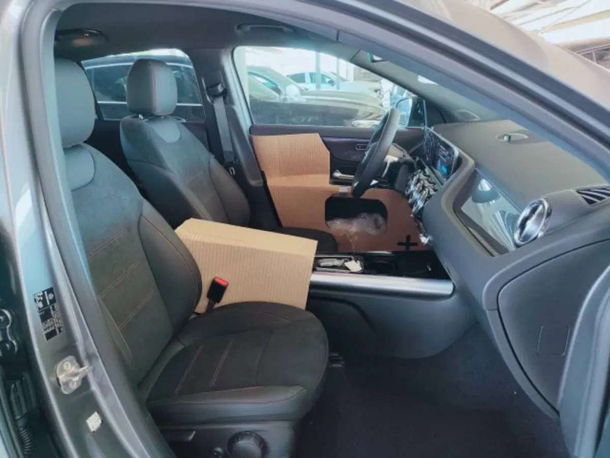 Mercedes-Benz GLA SUV nuova a Teramo (13)
