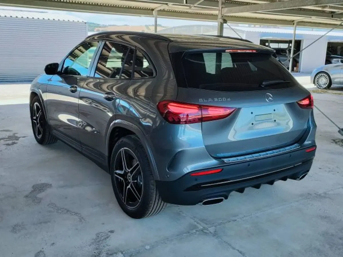 Mercedes-Benz GLA SUV nuova a Teramo (3)