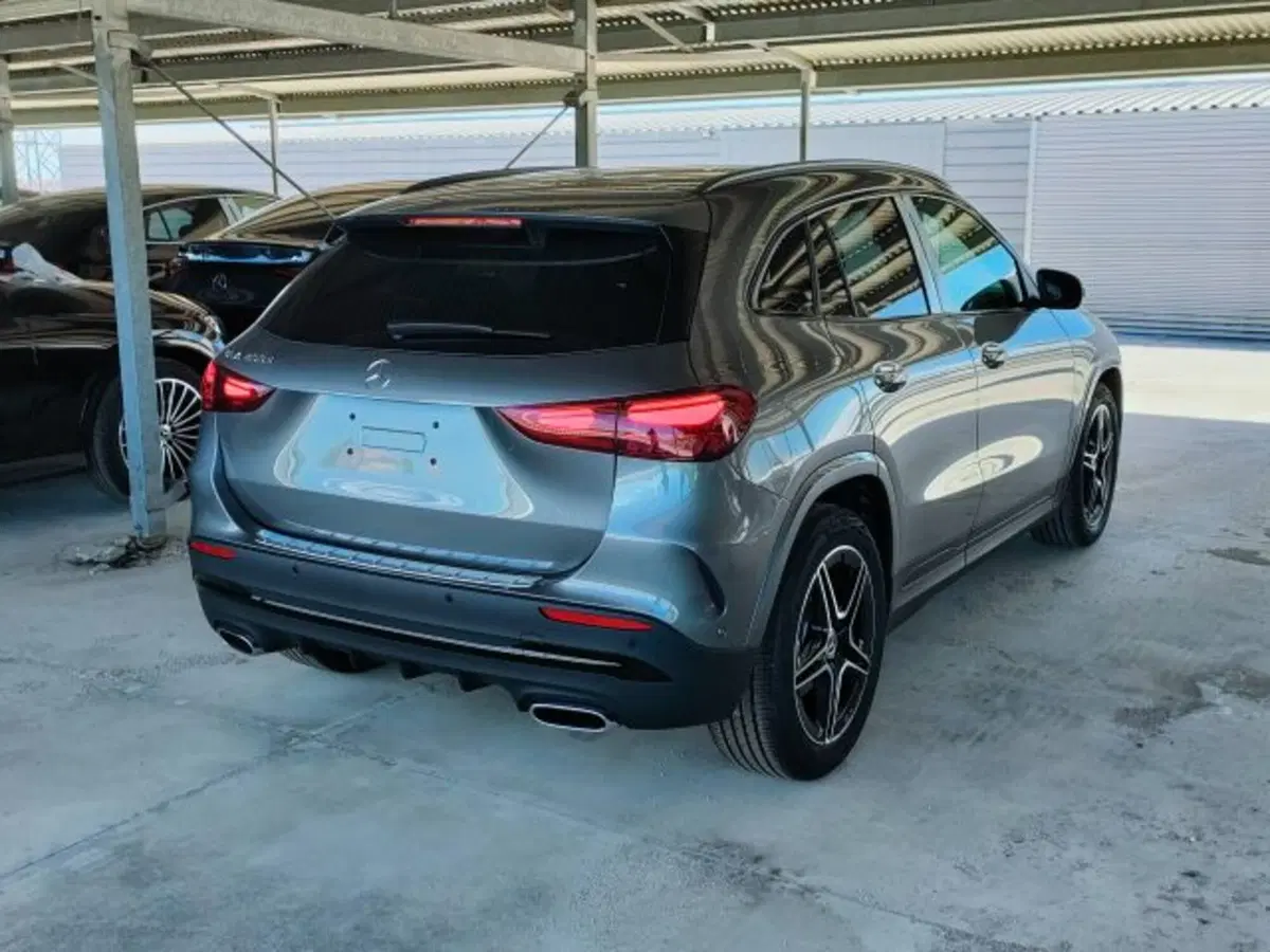 Mercedes-Benz GLA SUV nuova a Teramo (5)