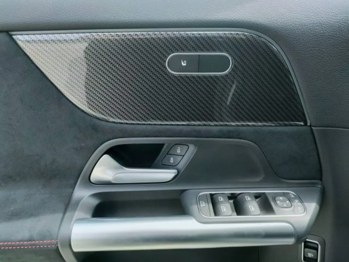Mercedes-Benz GLA SUV nuova a Teramo (11)
