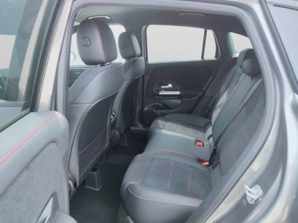 Mercedes-Benz GLA SUV nuova a Teramo (12)