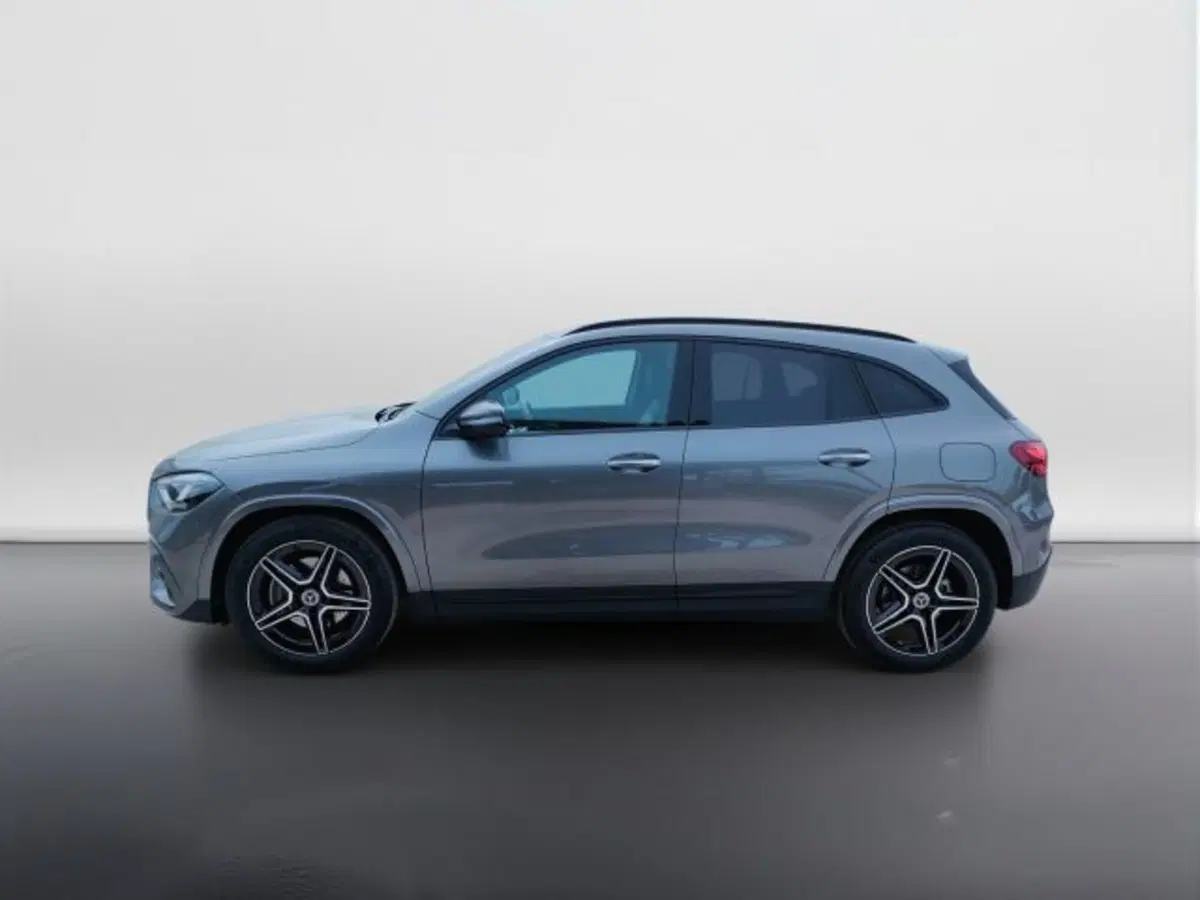 Mercedes-Benz GLA SUV nuova a Teramo (3)