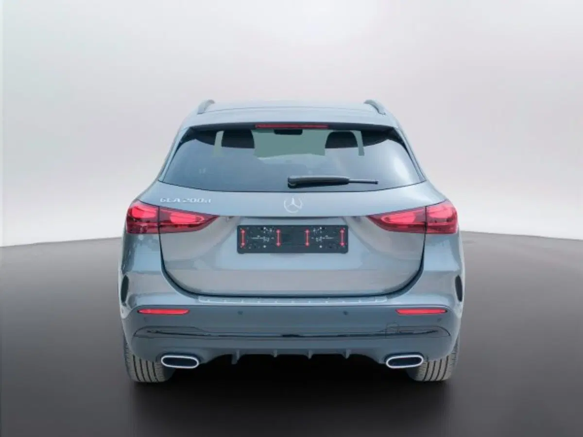 Mercedes-Benz GLA SUV nuova a Teramo (4)