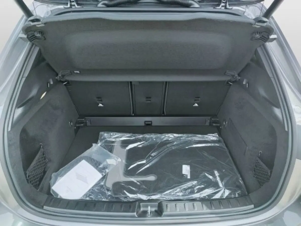 Mercedes-Benz GLA SUV nuova a Teramo (5)