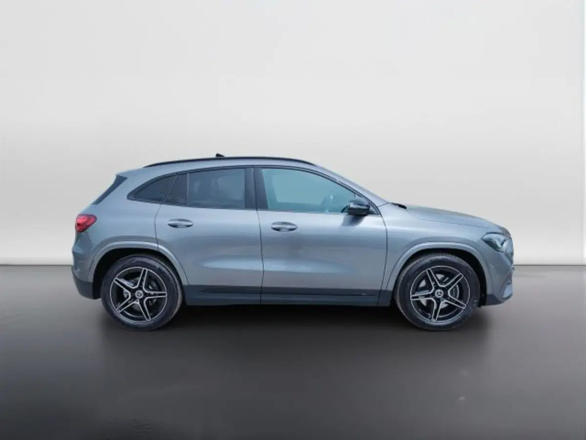 Mercedes-Benz GLA SUV nuova a Teramo (7)