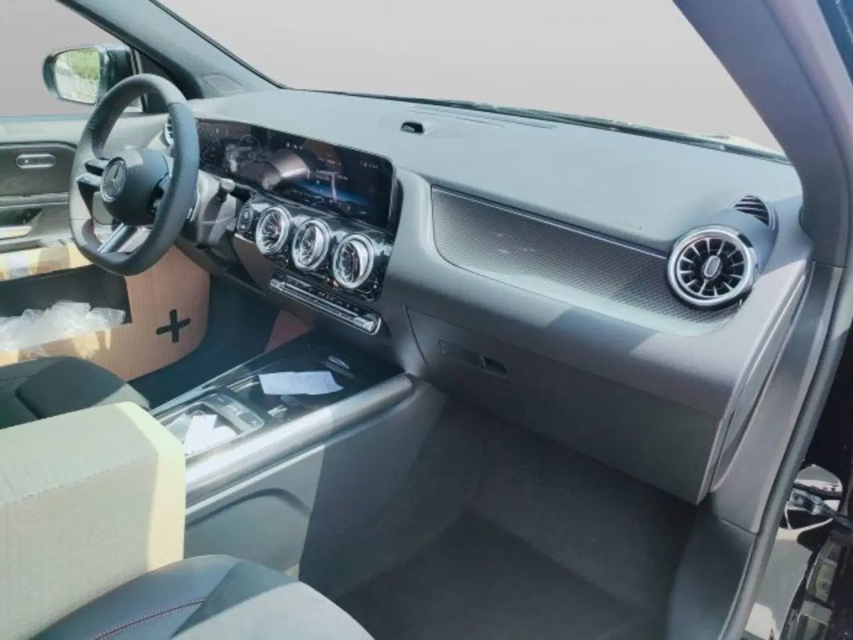 Mercedes-Benz GLA SUV nuova a Teramo (11)