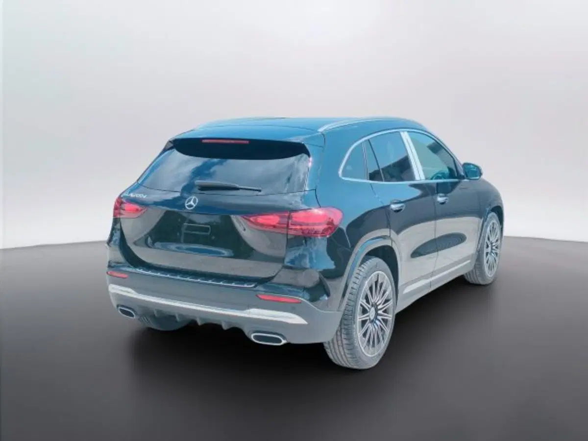 Mercedes-Benz GLA SUV nuova a Teramo (6)