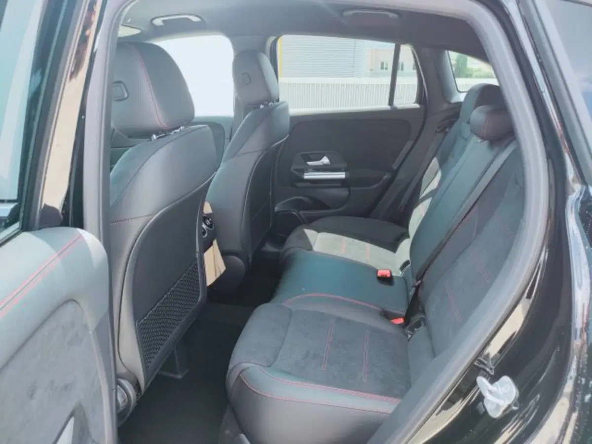 Mercedes-Benz GLA SUV nuova a Teramo (9)