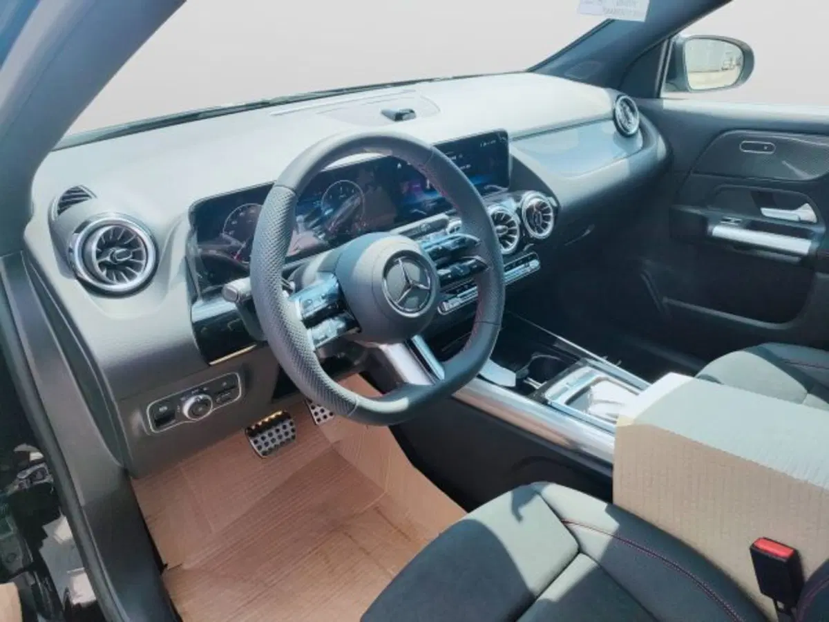 Mercedes-Benz GLA SUV nuova a Teramo (8)