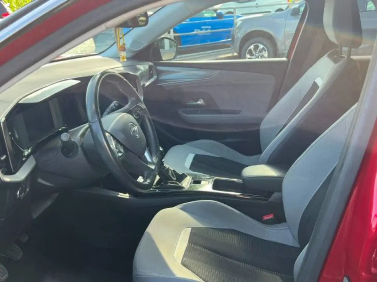 Opel Mokka usata a Lucca (10)