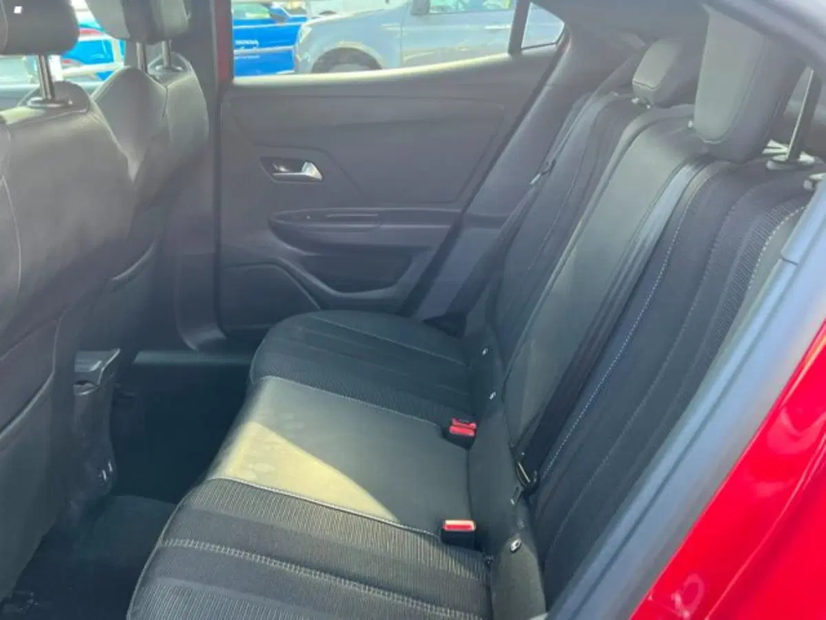 Opel Mokka usata a Lucca (9)
